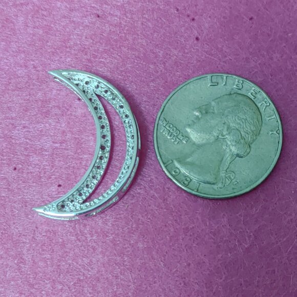 925 Sterling Silver crescent moon pendant - Picture 3 of 4